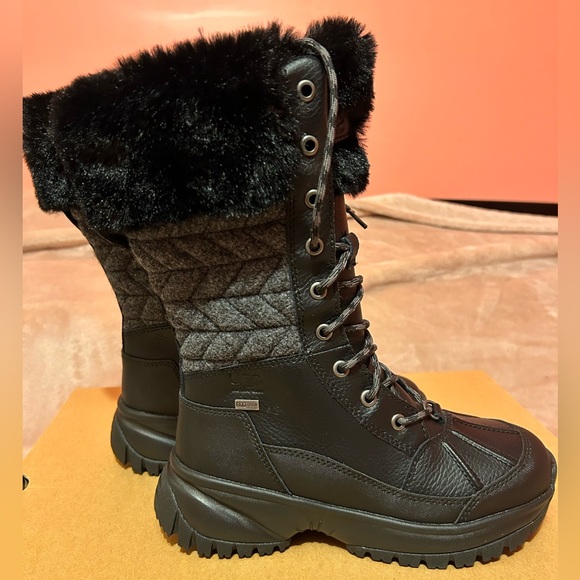 UGG Yose Tall Quilt - size 5 BRAND NEW - Picture 4 of 12